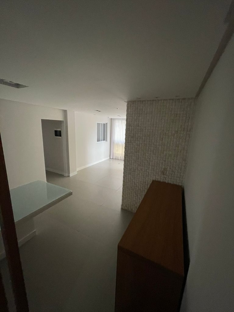 Apartamento à venda com 3 quartos, 96m² - Foto 2