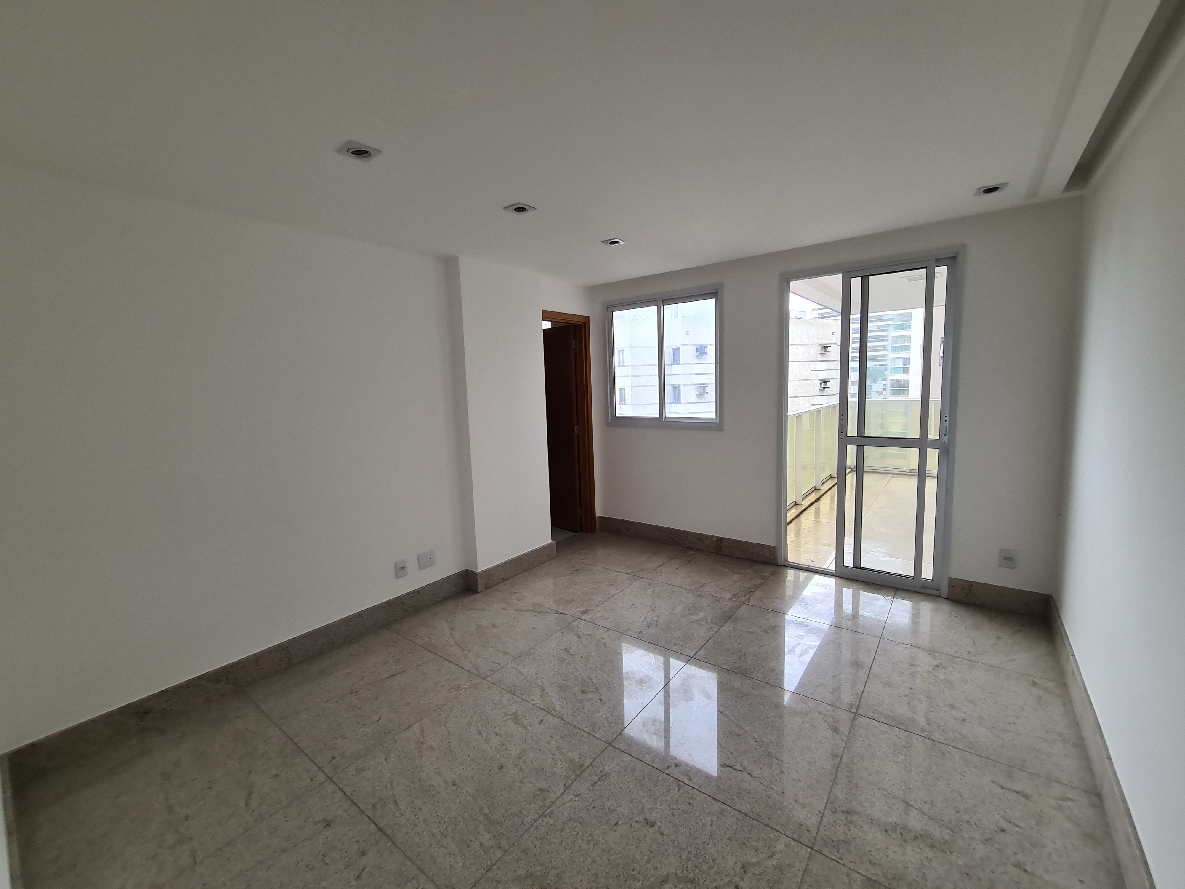 Apartamento à venda com 4 quartos, 141m² - Foto 7