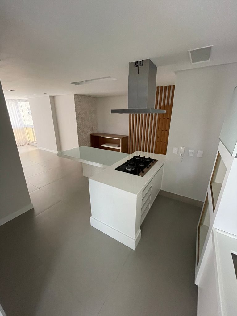 Apartamento à venda com 3 quartos, 96m² - Foto 1