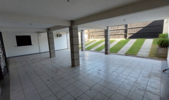 Casa à venda com 5 quartos, 650m² - Foto 14