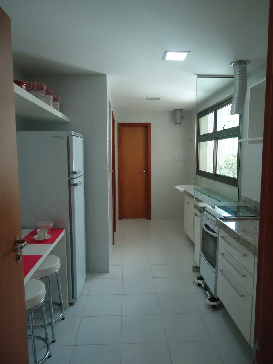 Apartamento à venda com 3 quartos, 107m² - Foto 7