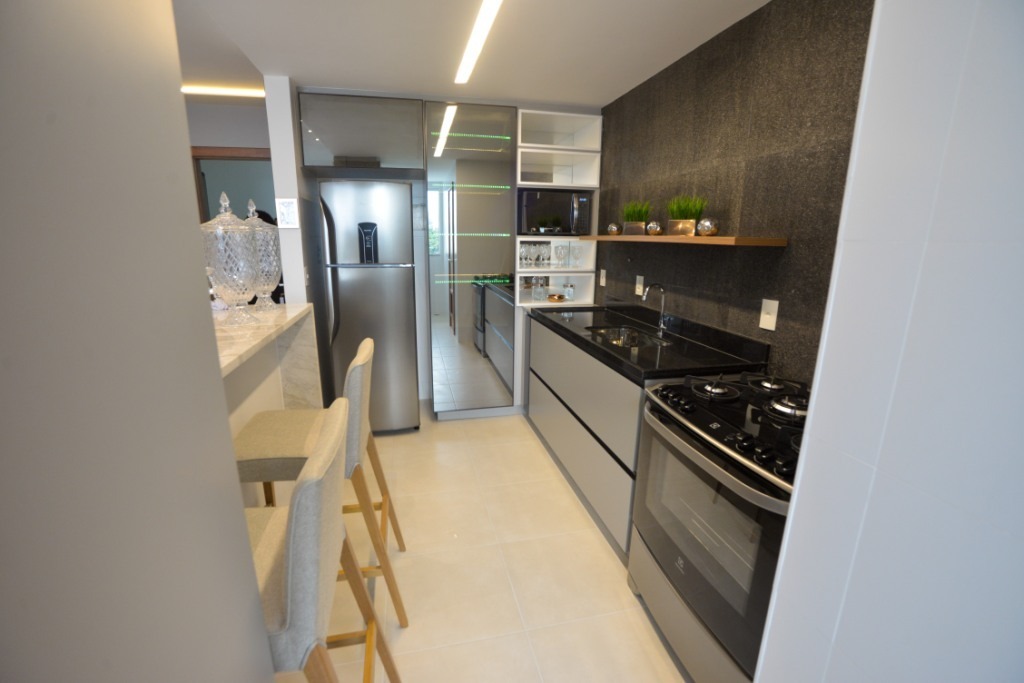 Apartamento à venda com 3 quartos, 98m² - Foto 9