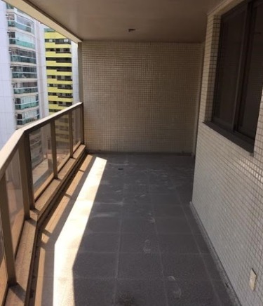 Apartamento à venda com 4 quartos, 140m² - Foto 2