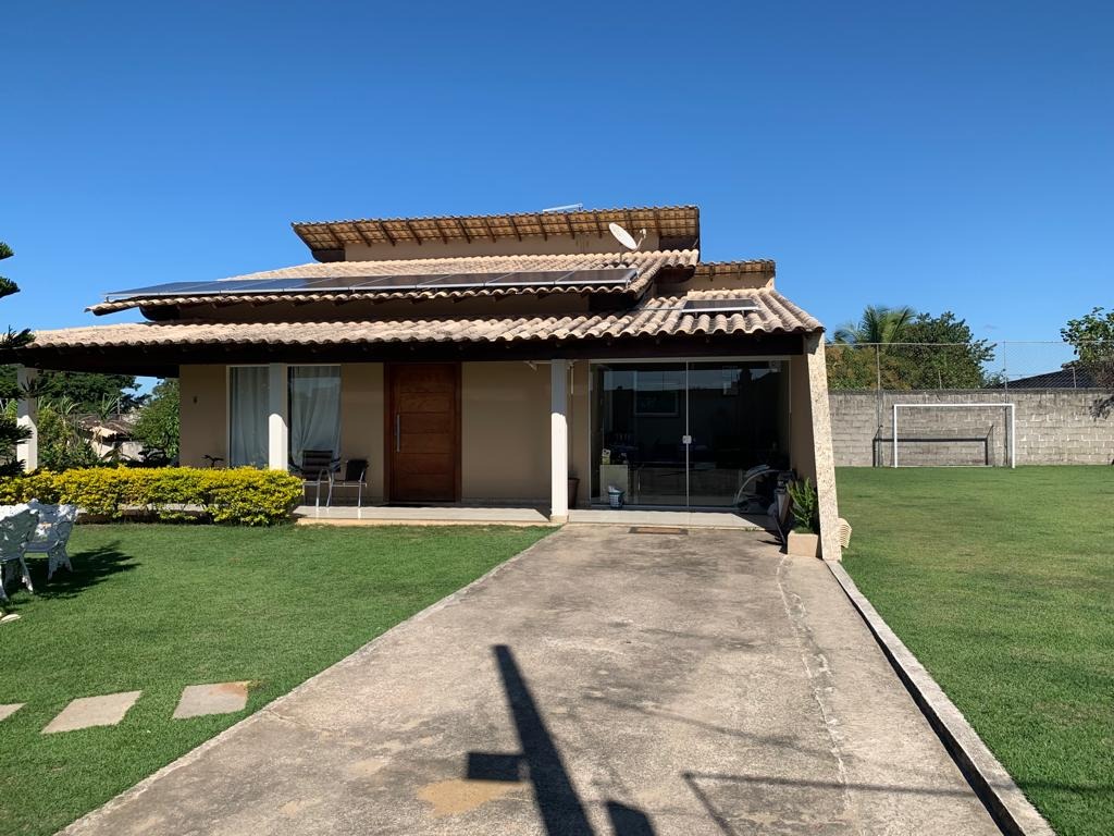 Casa à venda com 3 quartos, 200m² - Foto 1