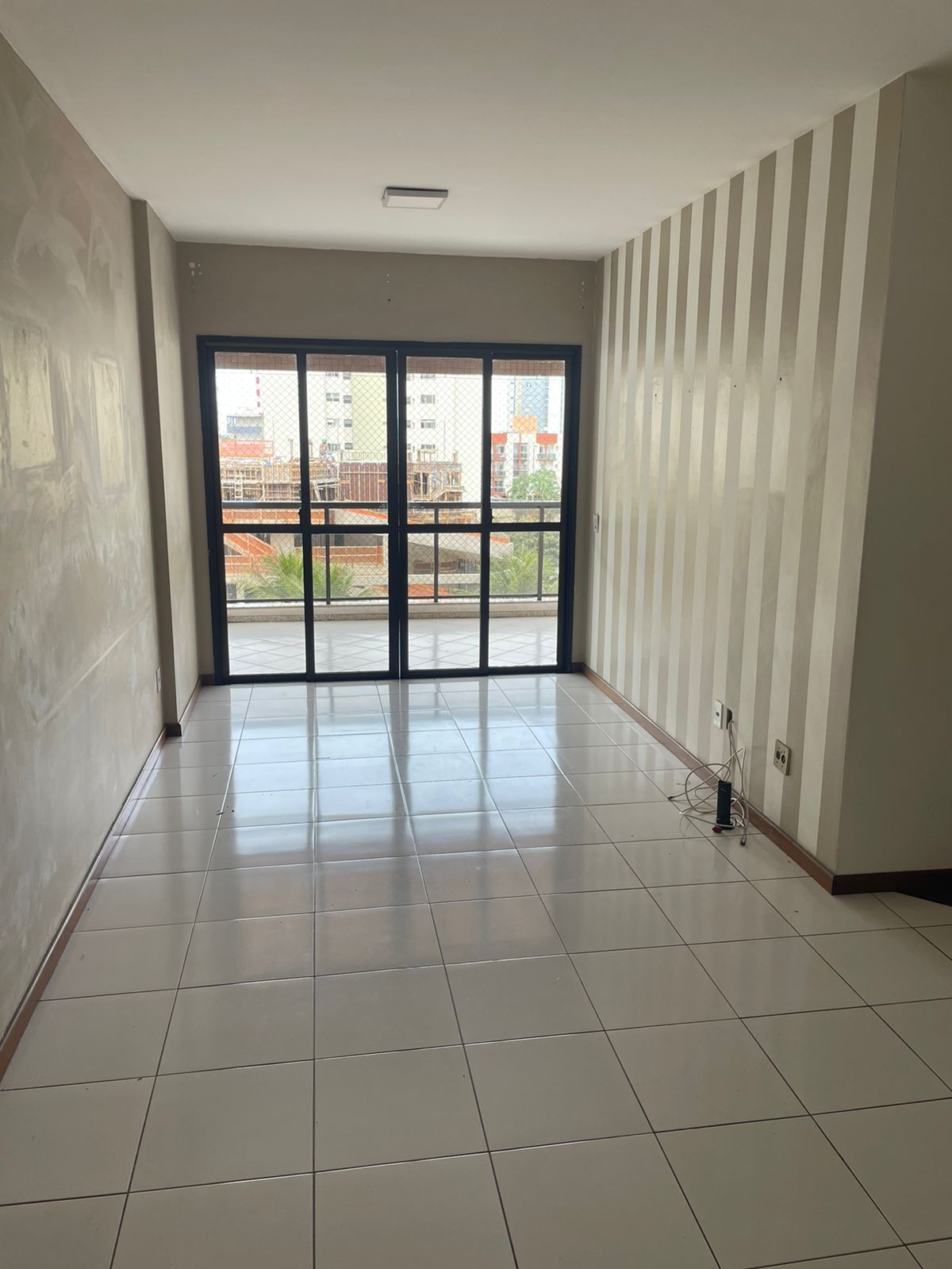 Apartamento à venda com 3 quartos, 120m² - Foto 1