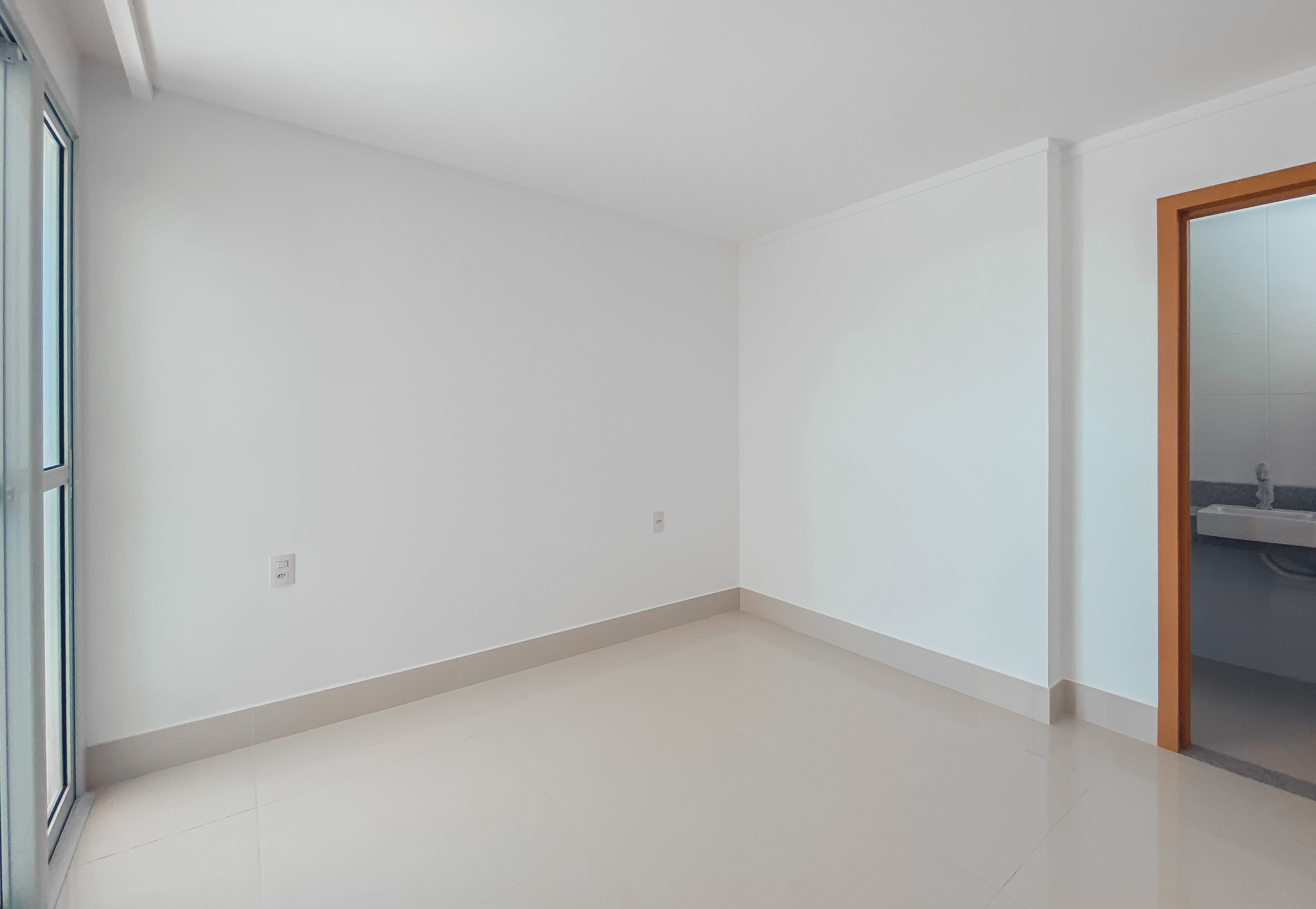 Apartamento à venda com 2 quartos, 64m² - Foto 4