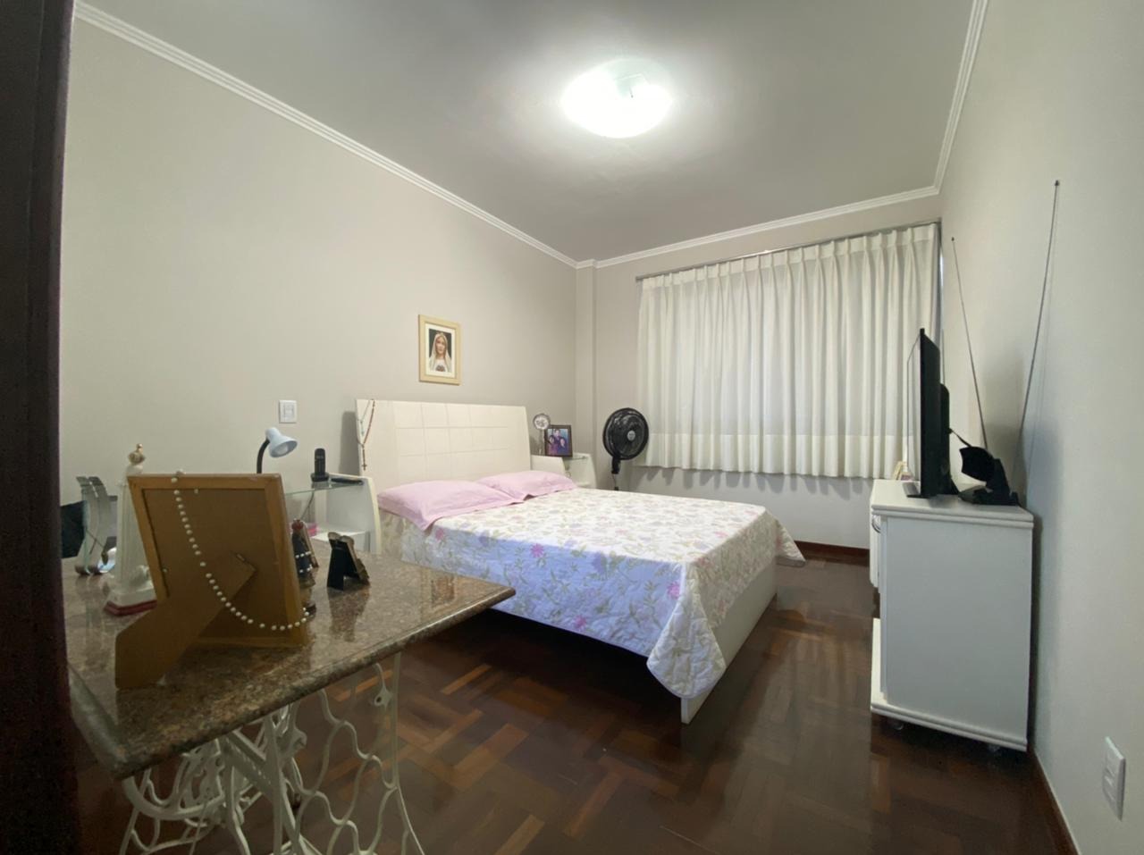 Apartamento à venda com 3 quartos, 205m² - Foto 2