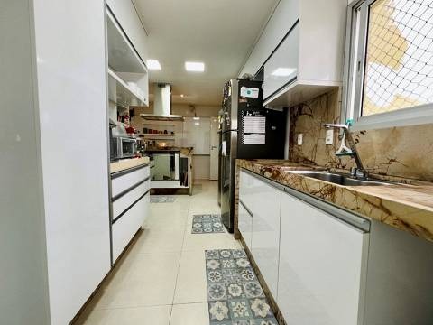 Apartamento à venda com 3 quartos, 180m² - Foto 11