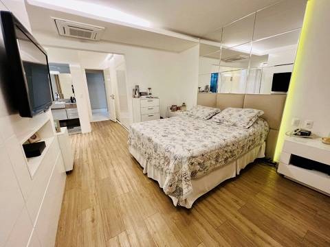 Apartamento à venda com 3 quartos, 180m² - Foto 7