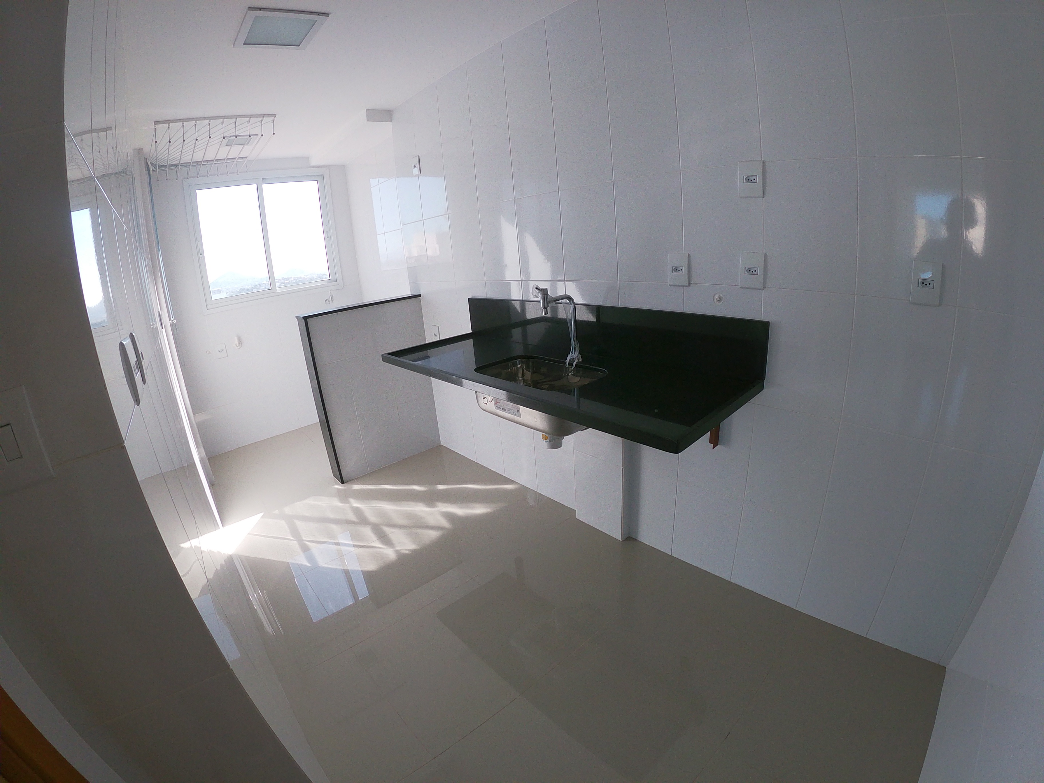 Apartamento à venda com 2 quartos, 68m² - Foto 2