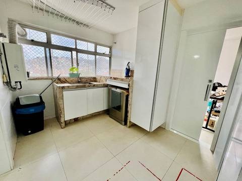 Apartamento à venda com 3 quartos, 180m² - Foto 8