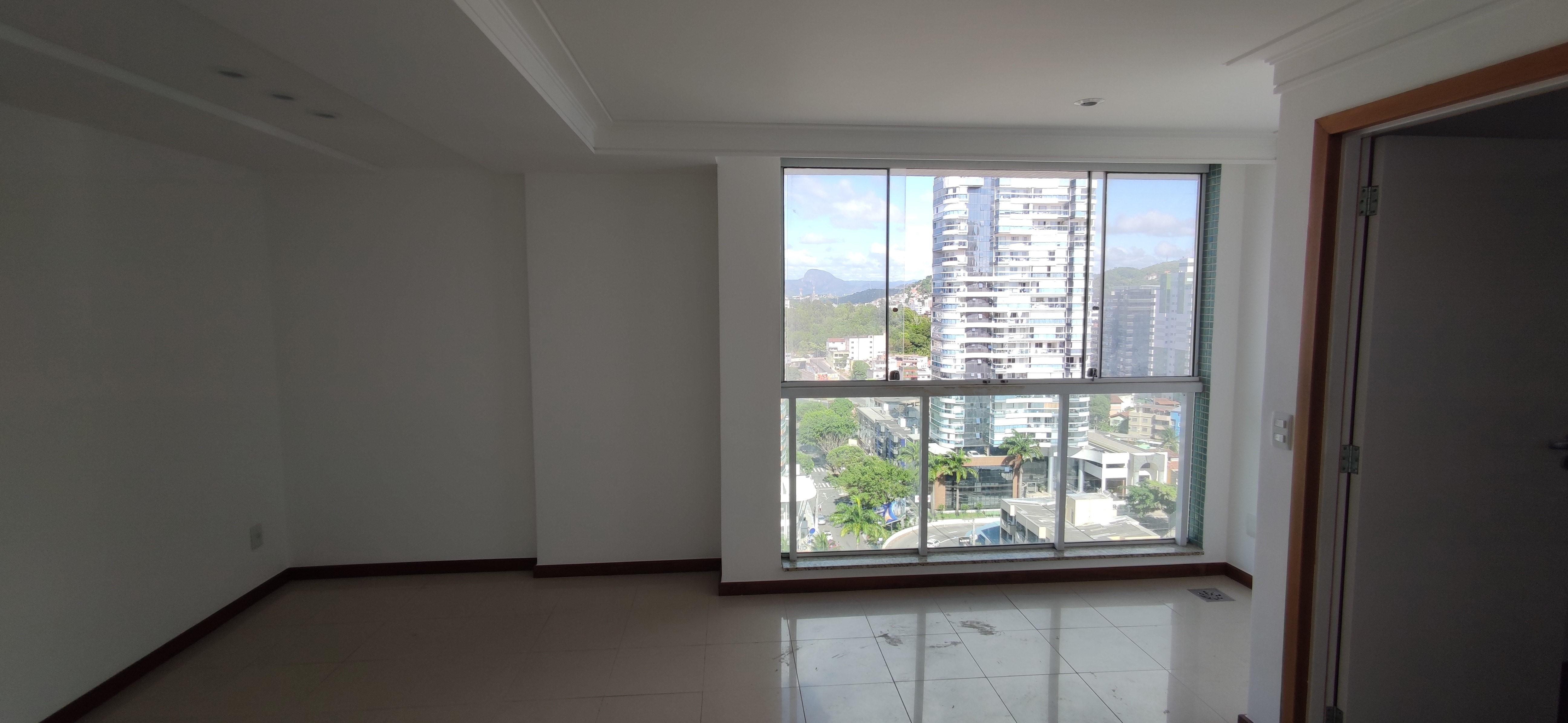 Apartamento à venda com 2 quartos, 68m² - Foto 1