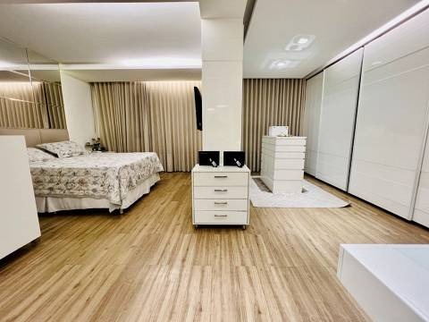 Apartamento à venda com 3 quartos, 180m² - Foto 5