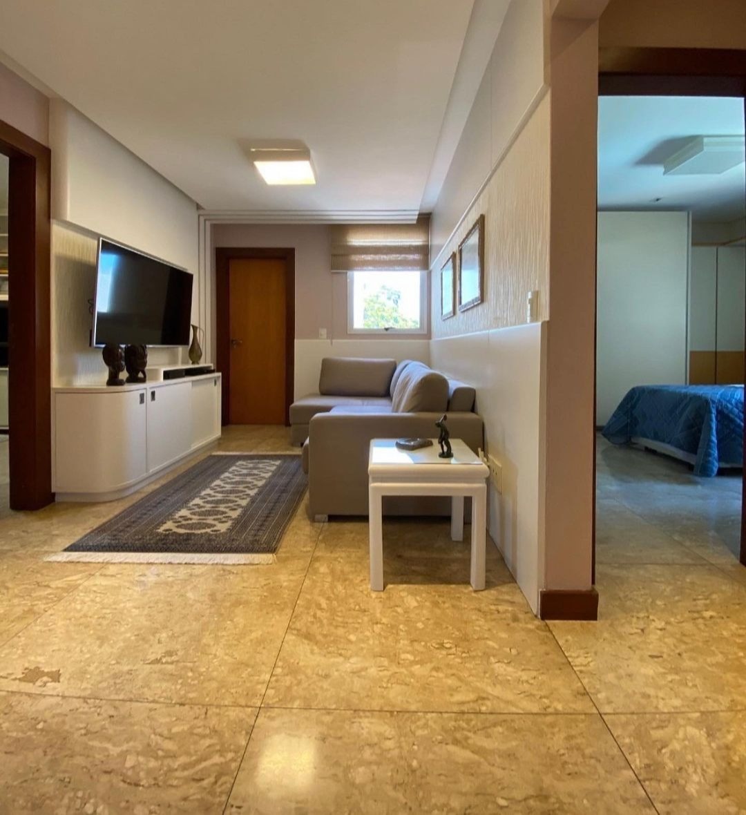 Apartamento à venda com 4 quartos, 180m² - Foto 2