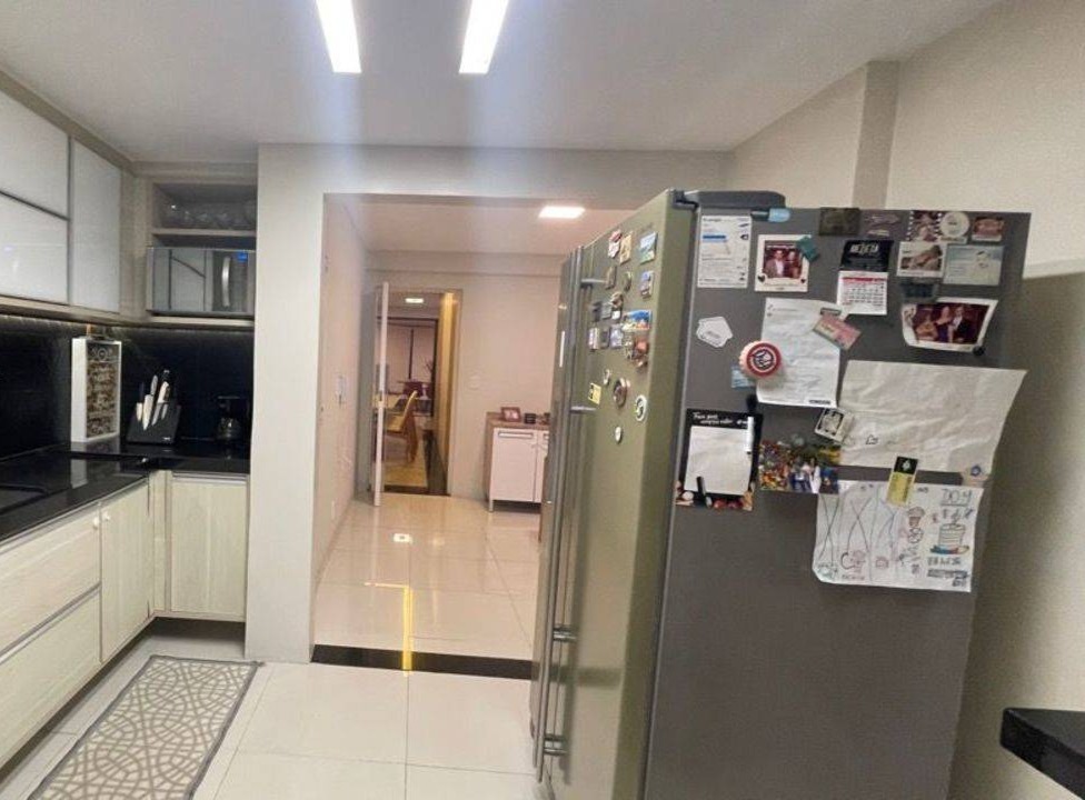 Apartamento à venda com 4 quartos, 270m² - Foto 4