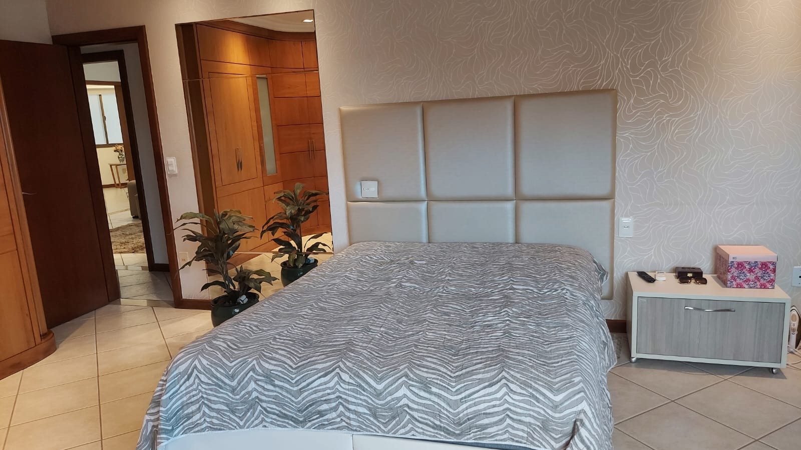 Apartamento à venda com 4 quartos, 214m² - Foto 12