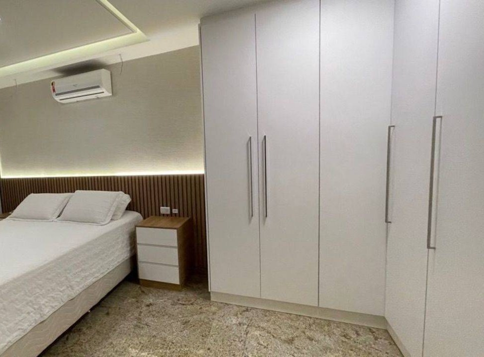 Apartamento à venda com 4 quartos, 270m² - Foto 2