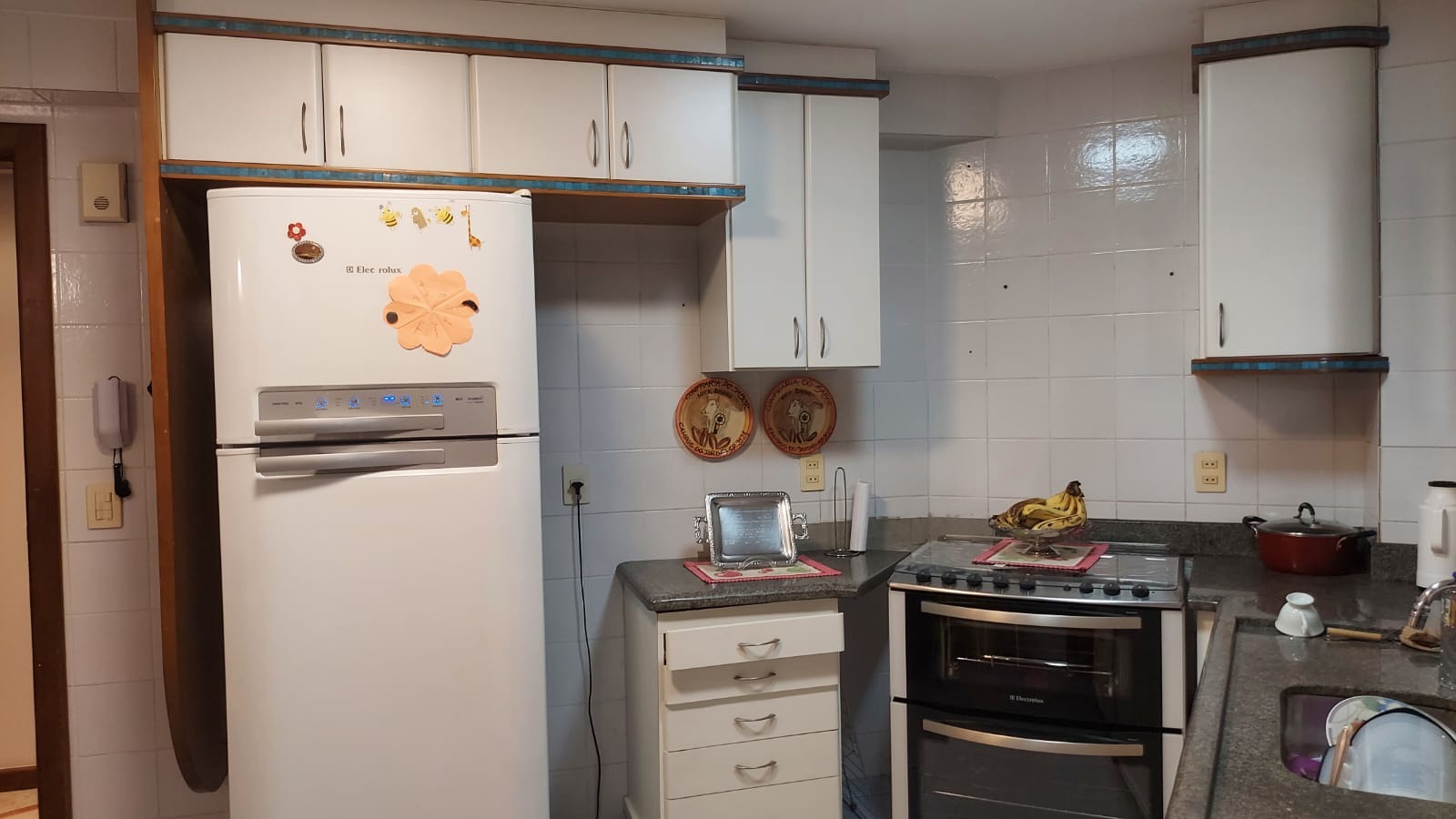 Apartamento à venda com 4 quartos, 214m² - Foto 2