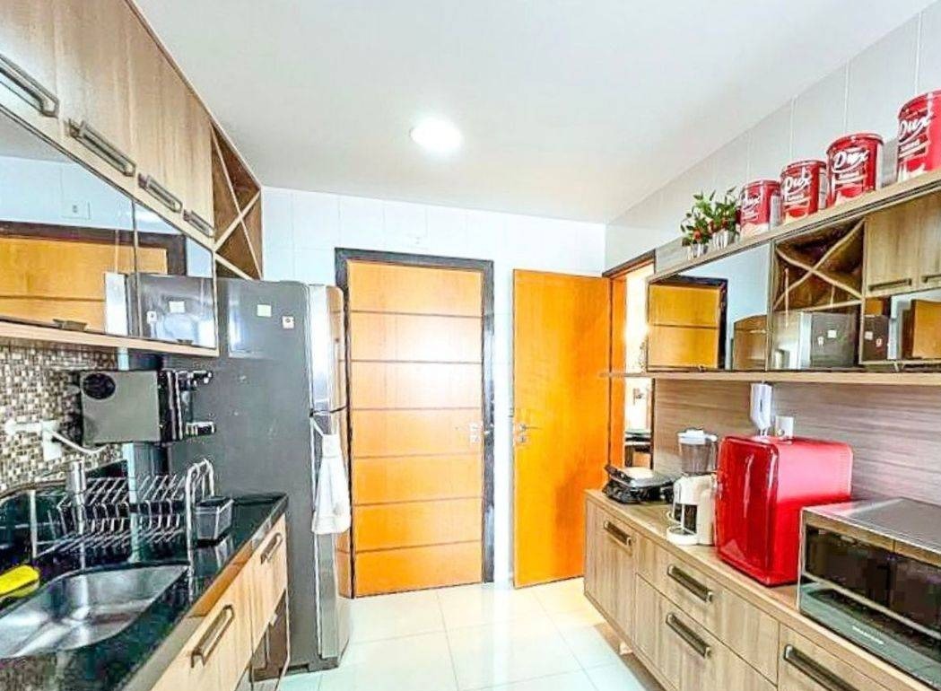 Apartamento à venda com 3 quartos, 125m² - Foto 2