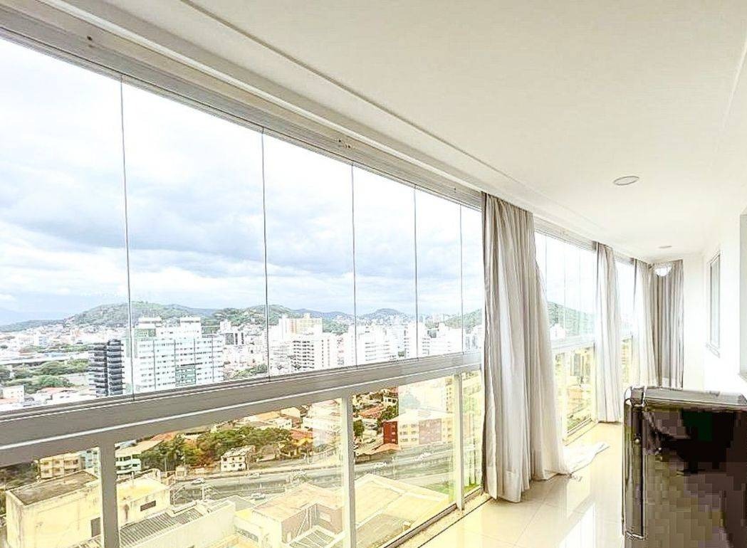 Apartamento à venda com 3 quartos, 125m² - Foto 1