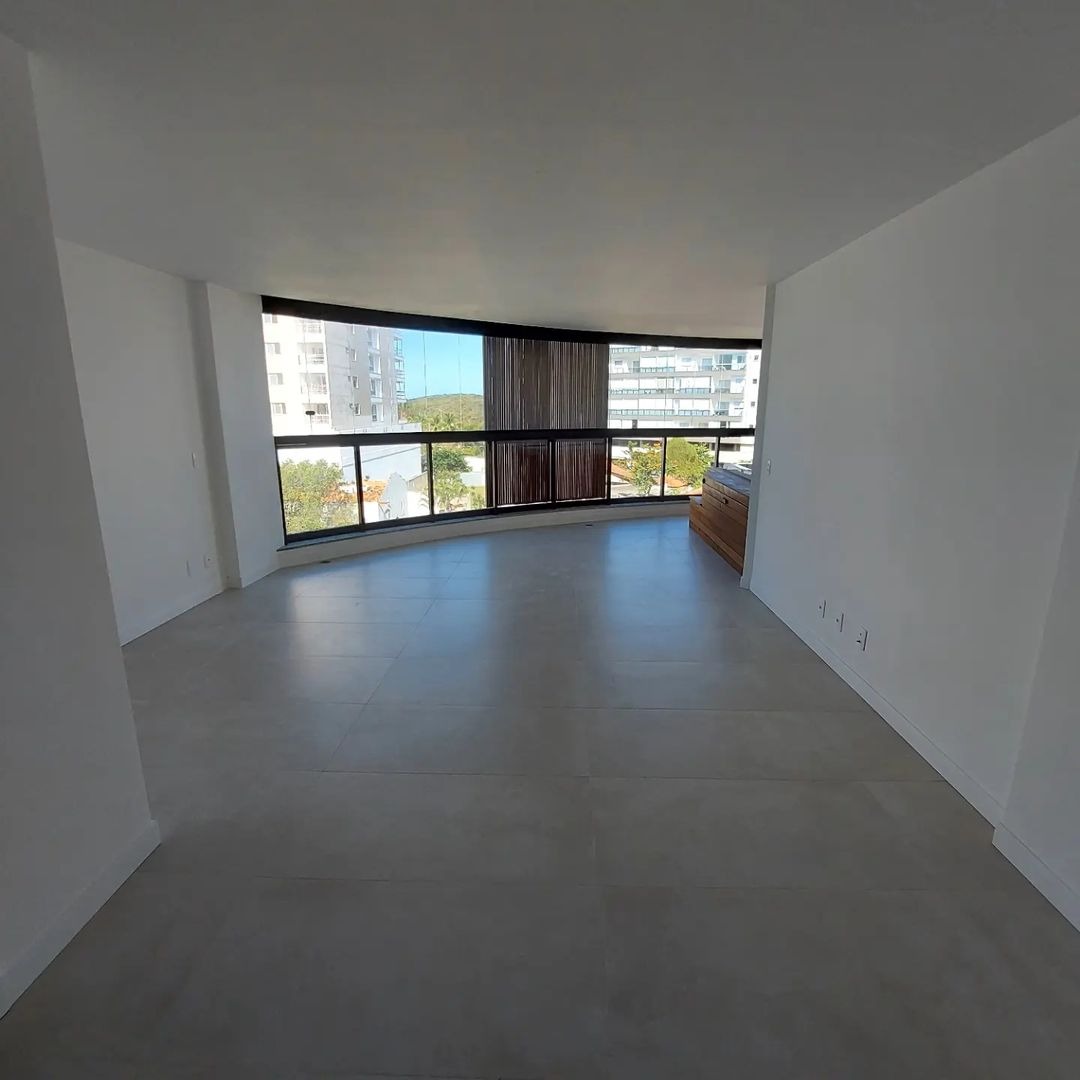 Apartamento à venda com 3 quartos, 135m² - Foto 3