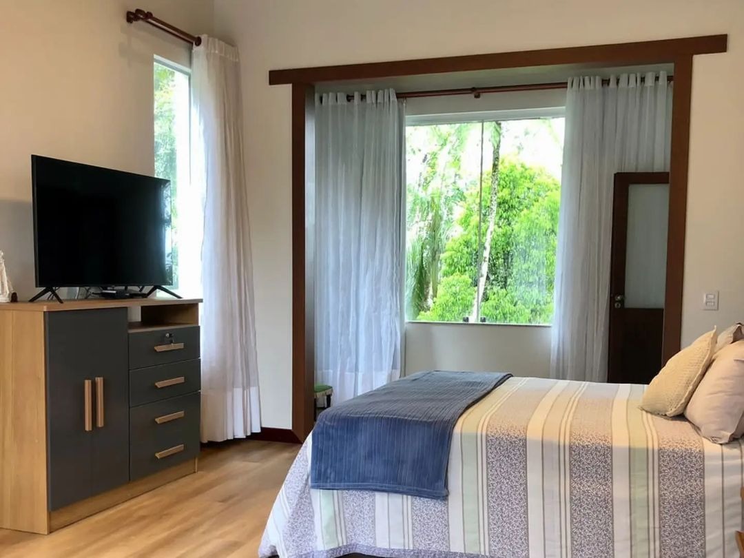 Chácara à venda com 6 quartos, 360m² - Foto 2