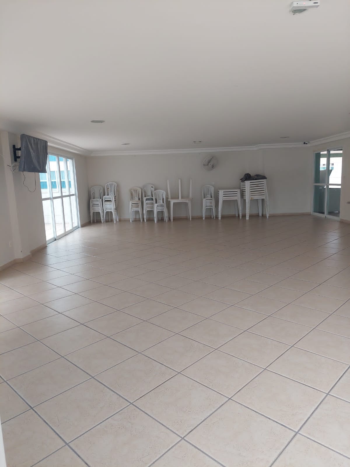 Apartamento à venda com 3 quartos, 130m² - Foto 3