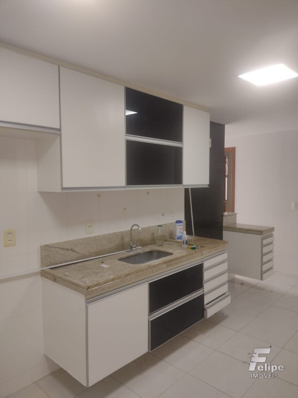 Apartamento à venda com 3 quartos, 137m² - Foto 6