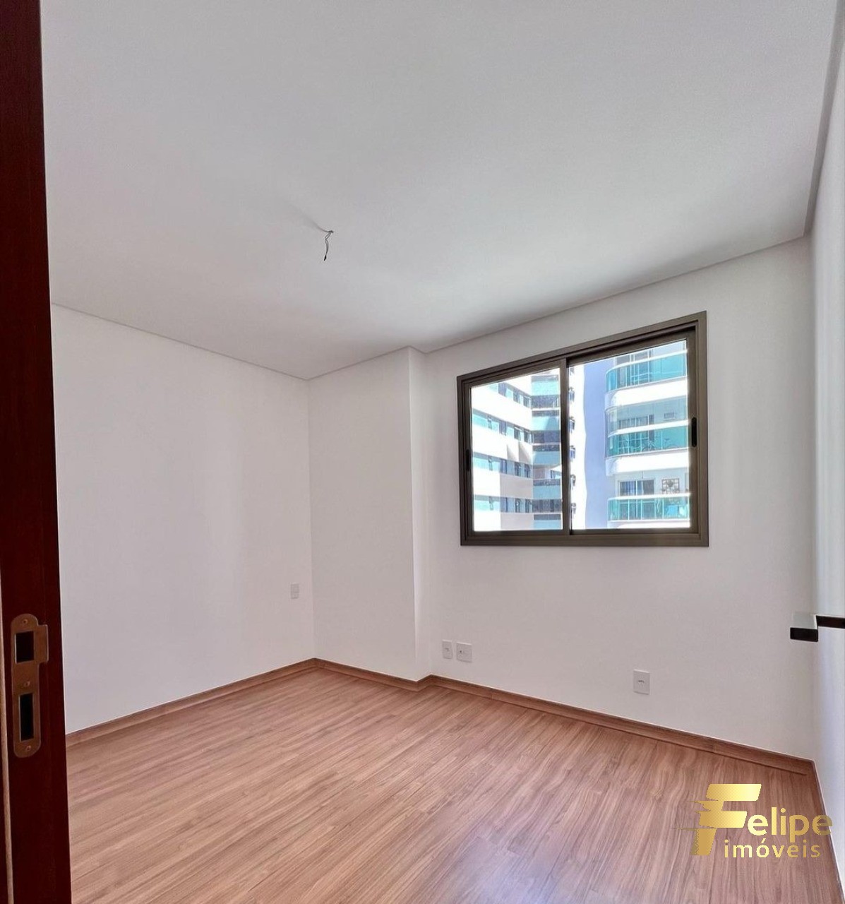 Apartamento à venda com 3 quartos, 95m² - Foto 7