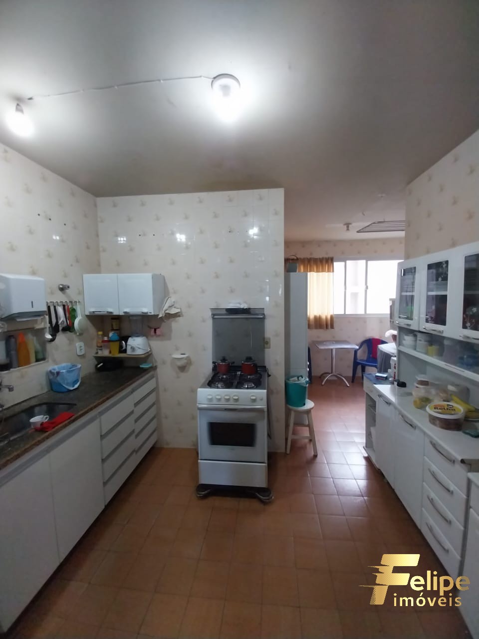 Apartamento à venda com 3 quartos, 169m² - Foto 2