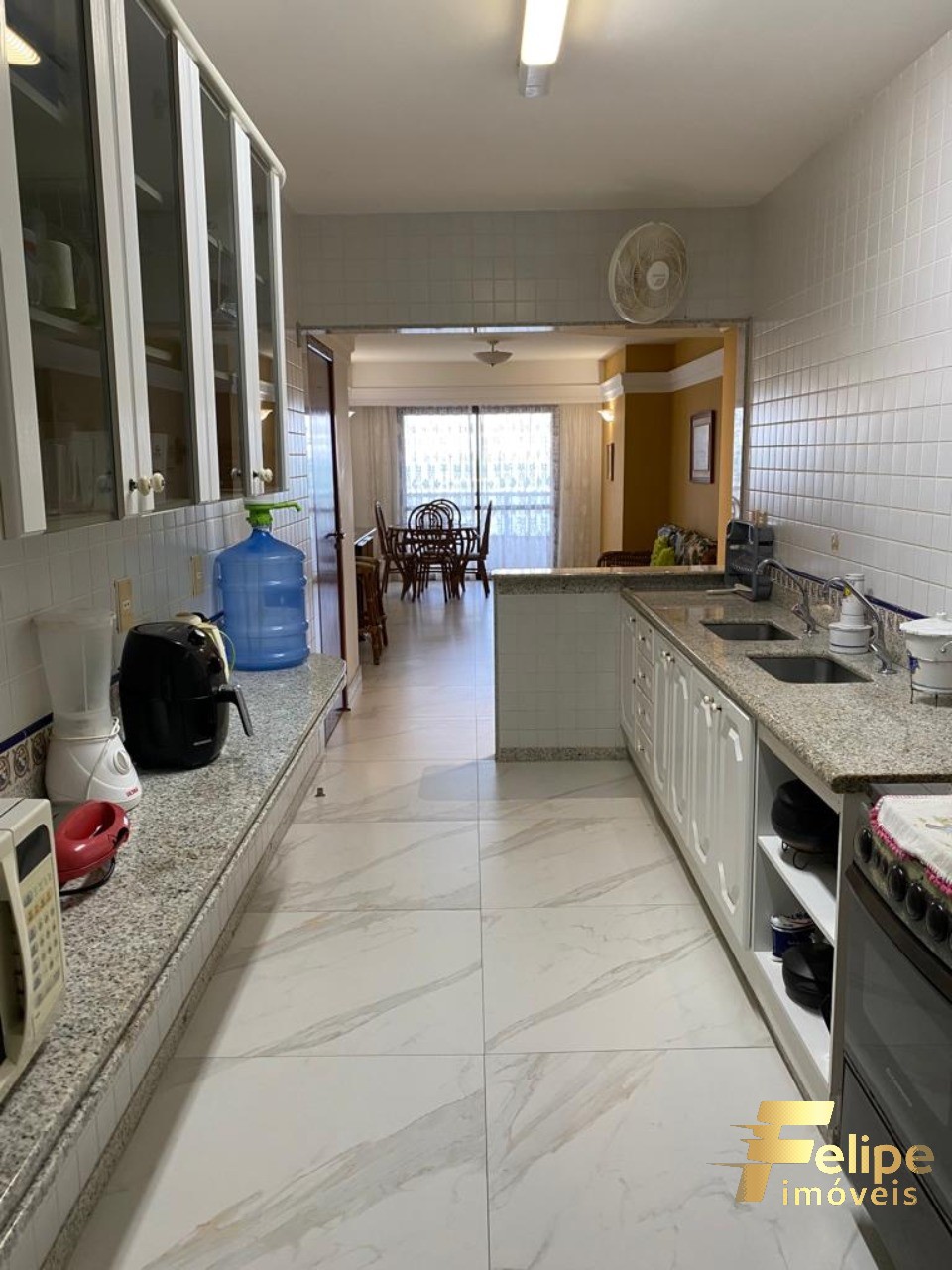 Apartamento à venda com 3 quartos, 130m² - Foto 2