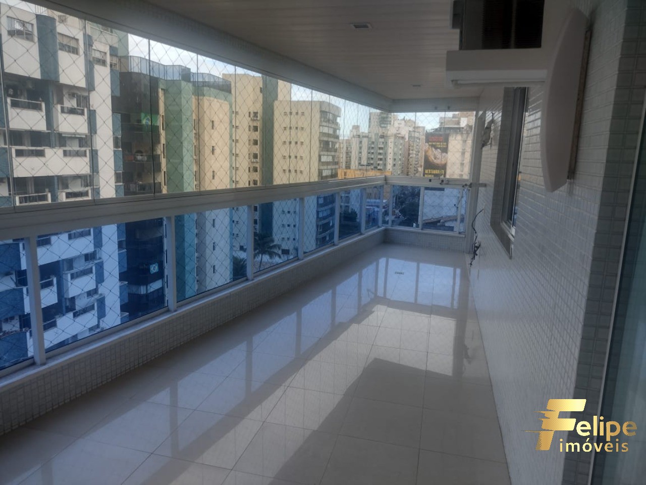 Apartamento à venda com 3 quartos, 135m² - Foto 1