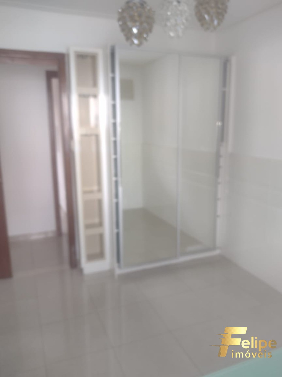 Apartamento à venda com 3 quartos, 135m² - Foto 3