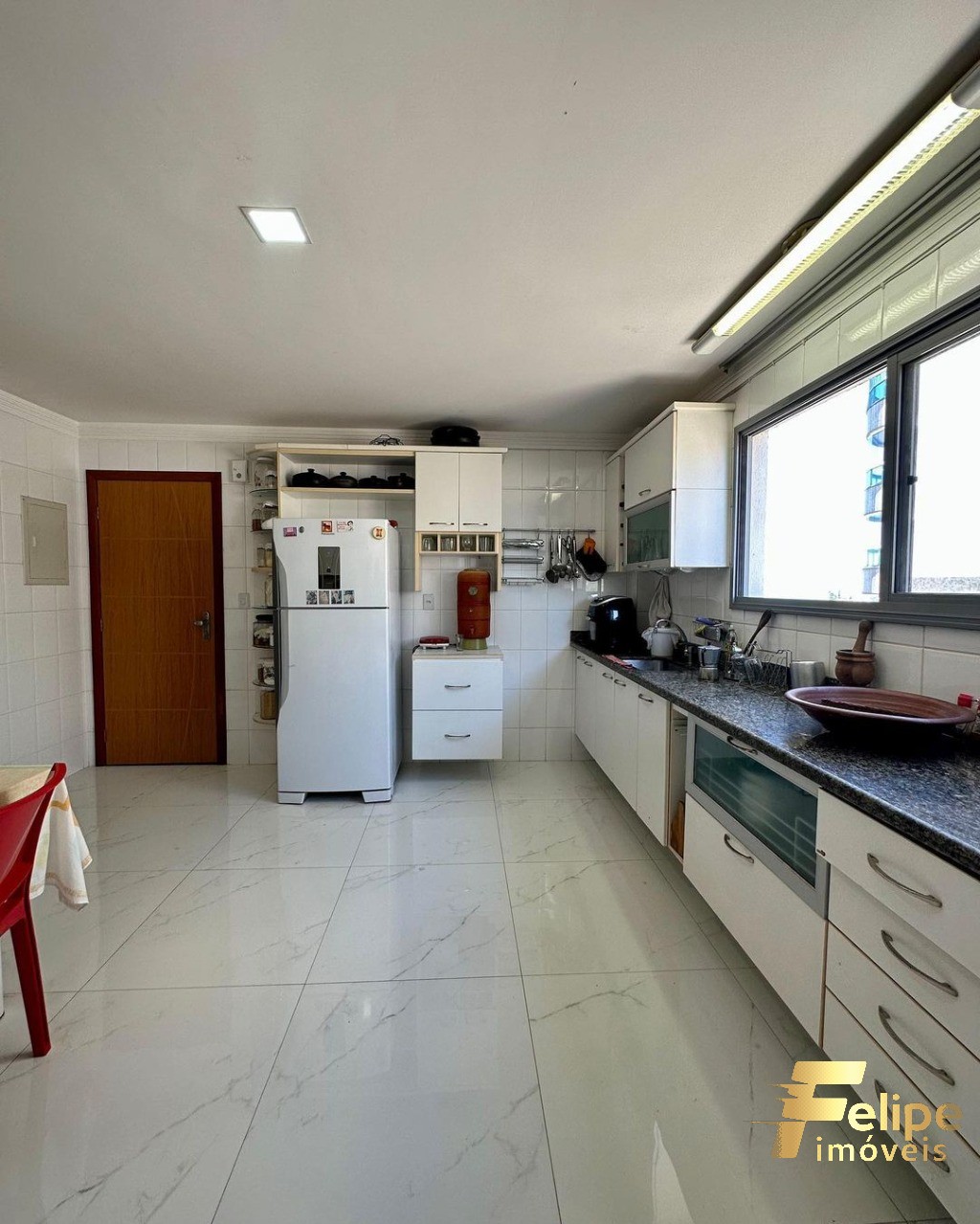 Apartamento à venda com 5 quartos, 215m² - Foto 6