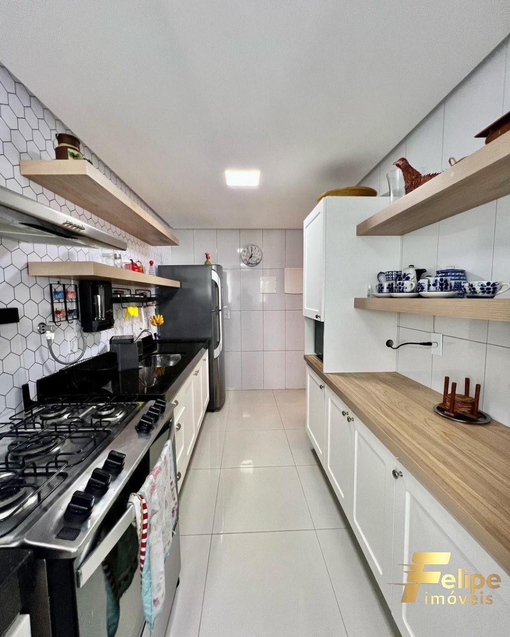 Apartamento à venda com 3 quartos, 100m² - Foto 2