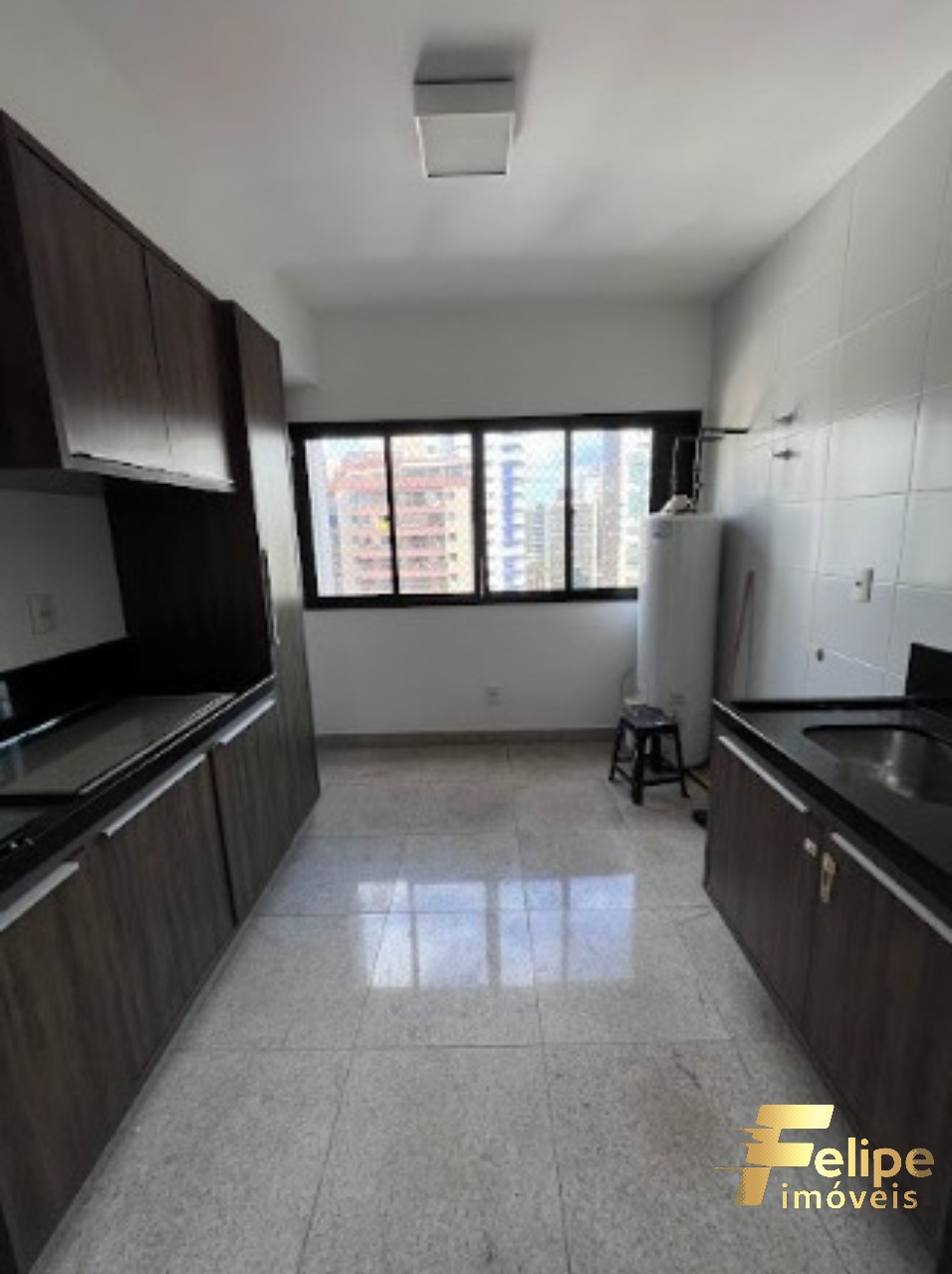 Apartamento à venda com 4 quartos, 327m² - Foto 2