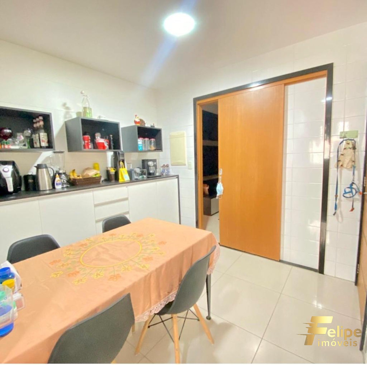 Apartamento à venda com 4 quartos, 167m² - Foto 2