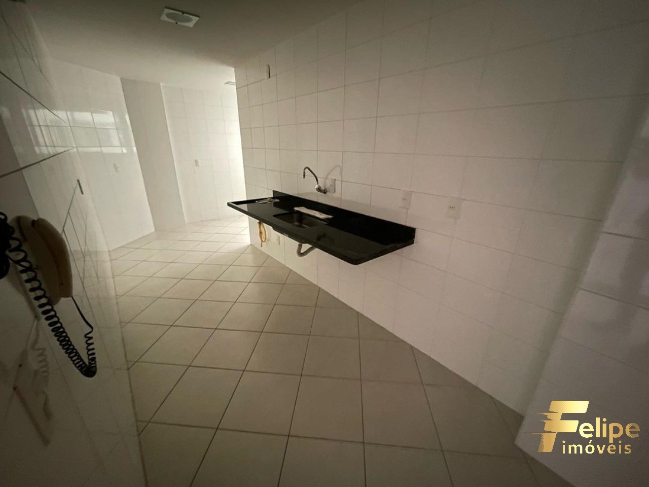 Apartamento à venda com 3 quartos, 105m² - Foto 2