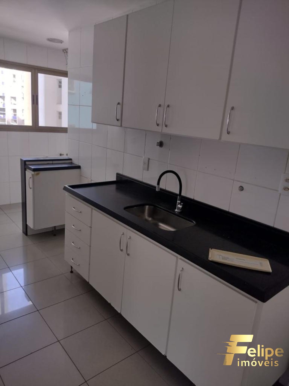 Apartamento à venda com 3 quartos, 135m² - Foto 17