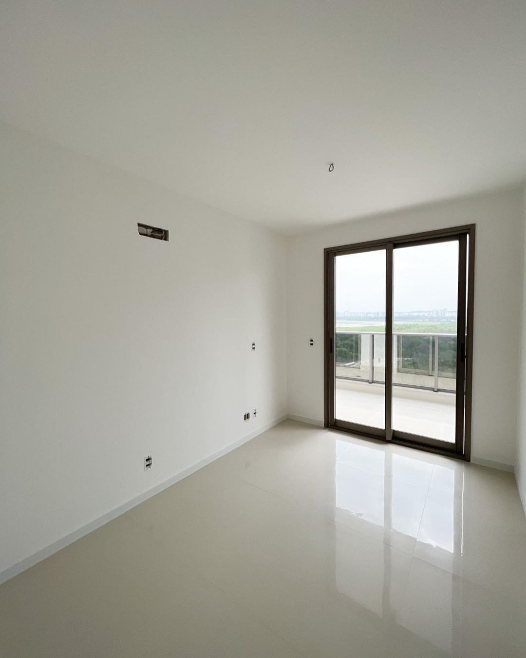 Apartamento à venda com 4 quartos, 157m² - Foto 2