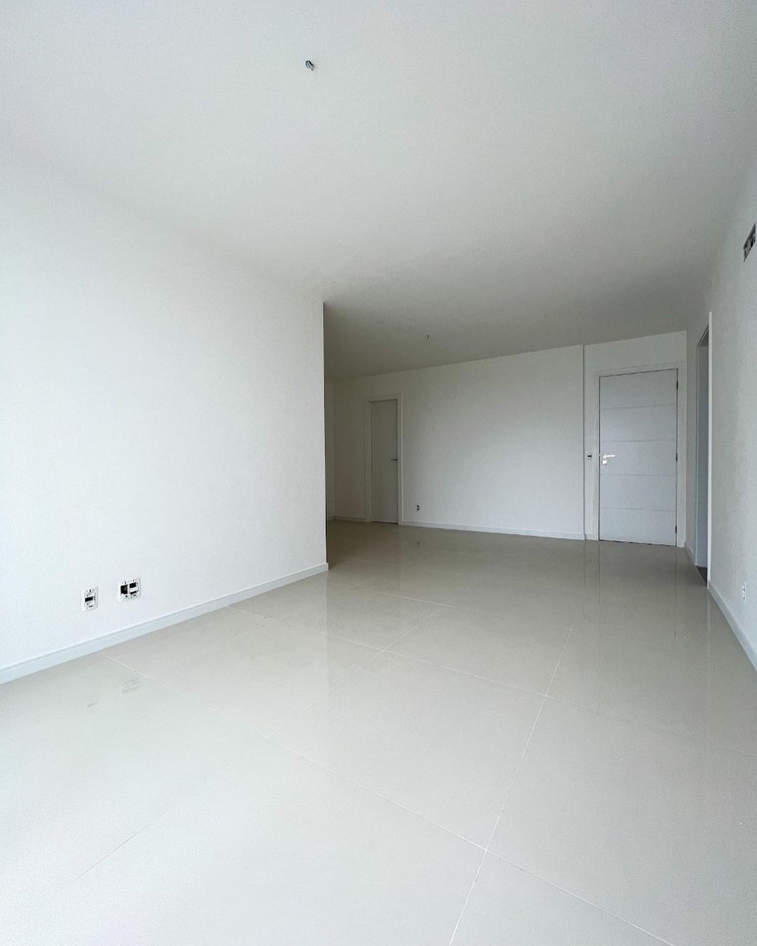 Apartamento à venda com 4 quartos, 157m² - Foto 4