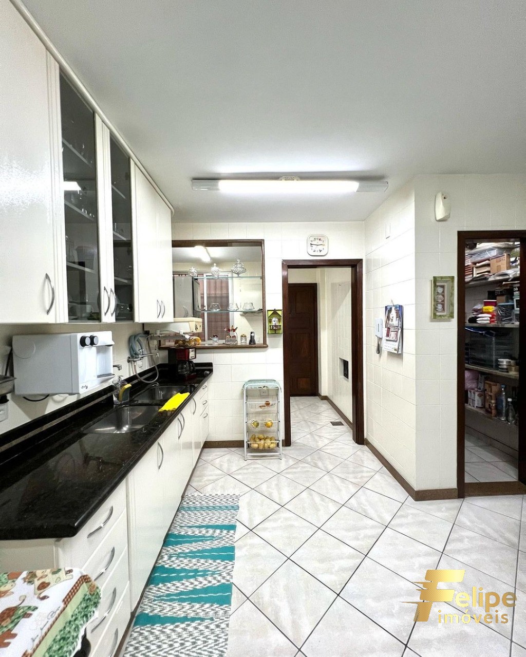 Apartamento à venda com 4 quartos, 300m² - Foto 3