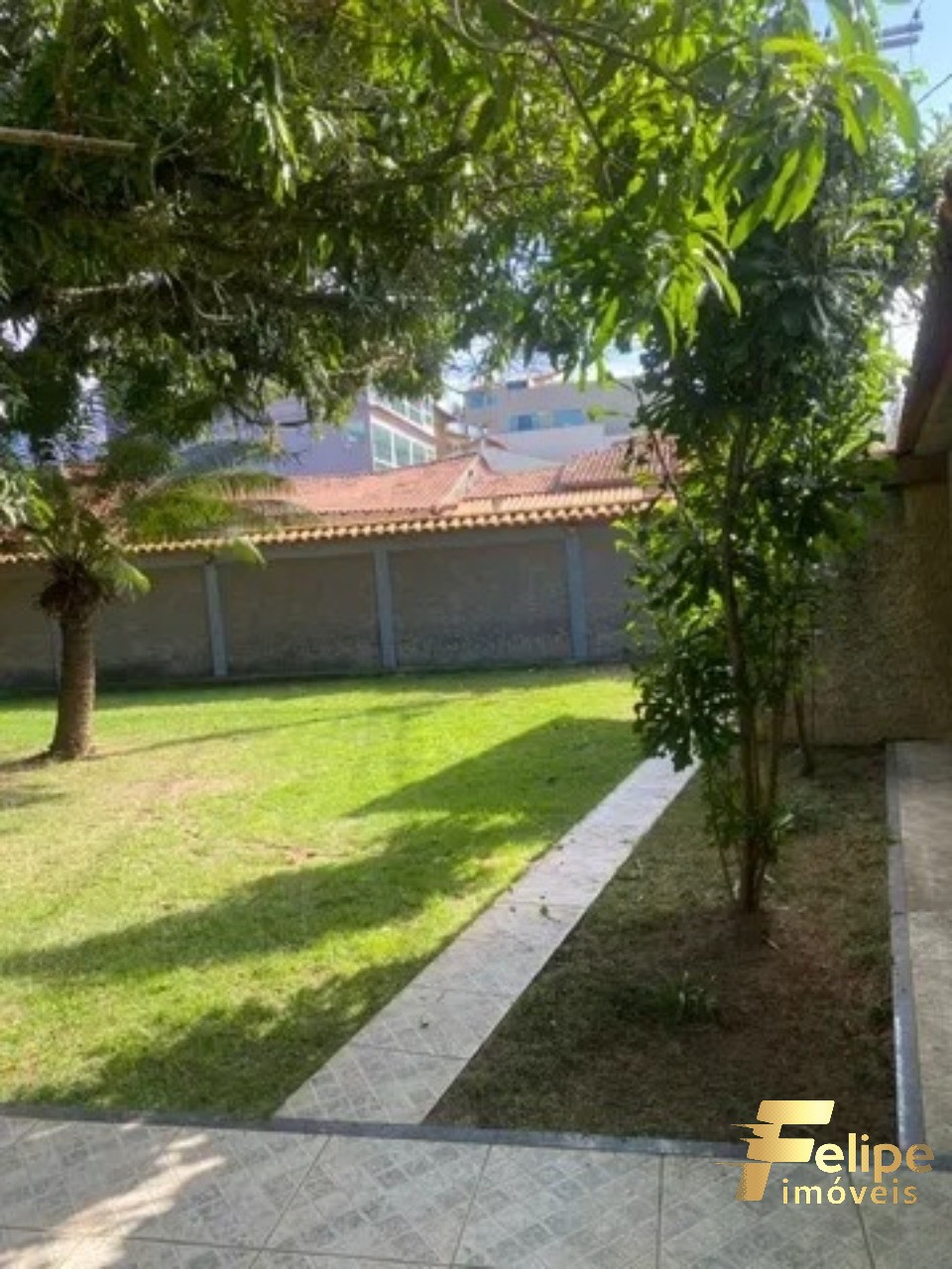 Casa à venda com 4 quartos, 720m² - Foto 2