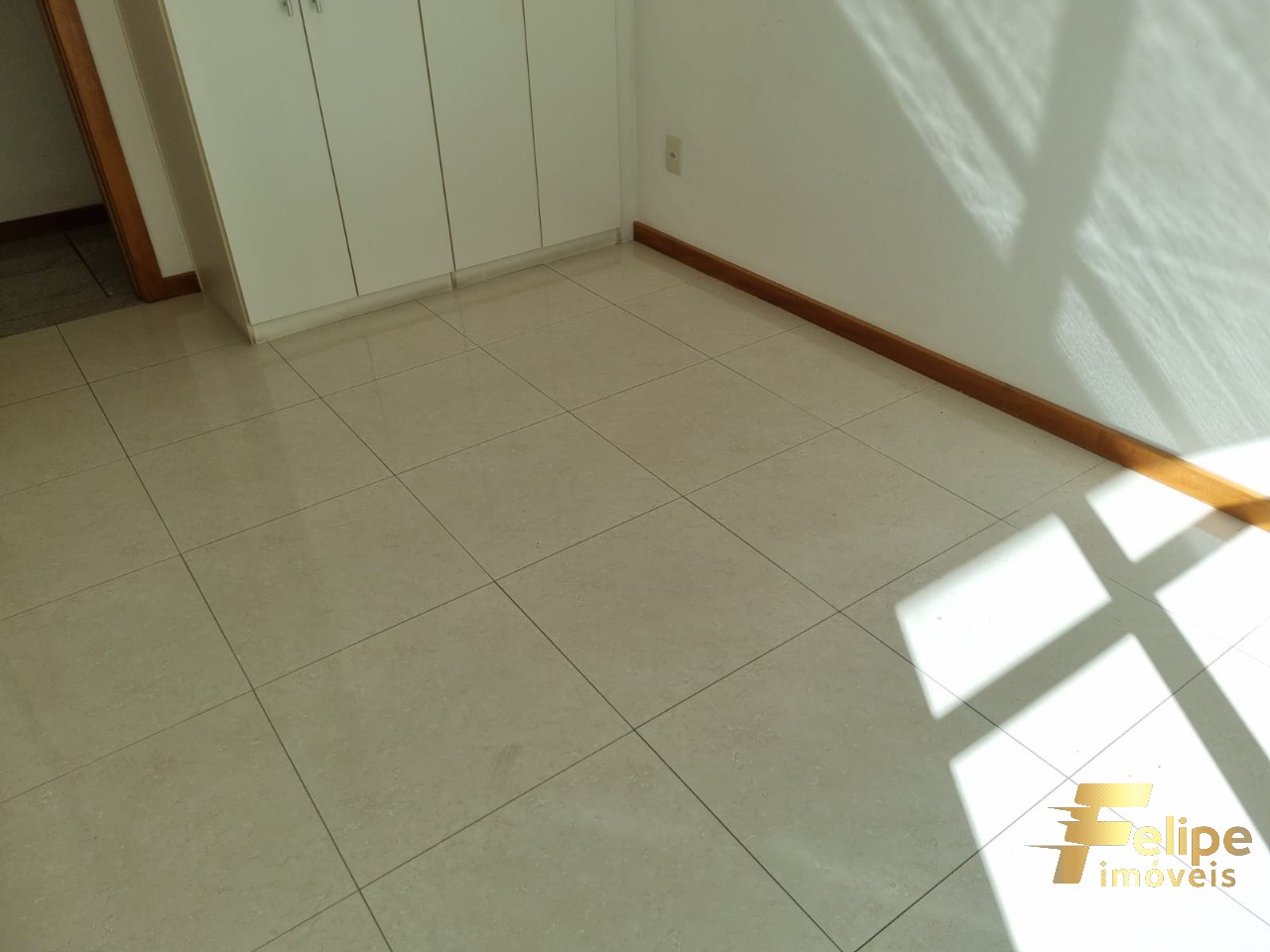 Apartamento à venda com 3 quartos, 100m² - Foto 4