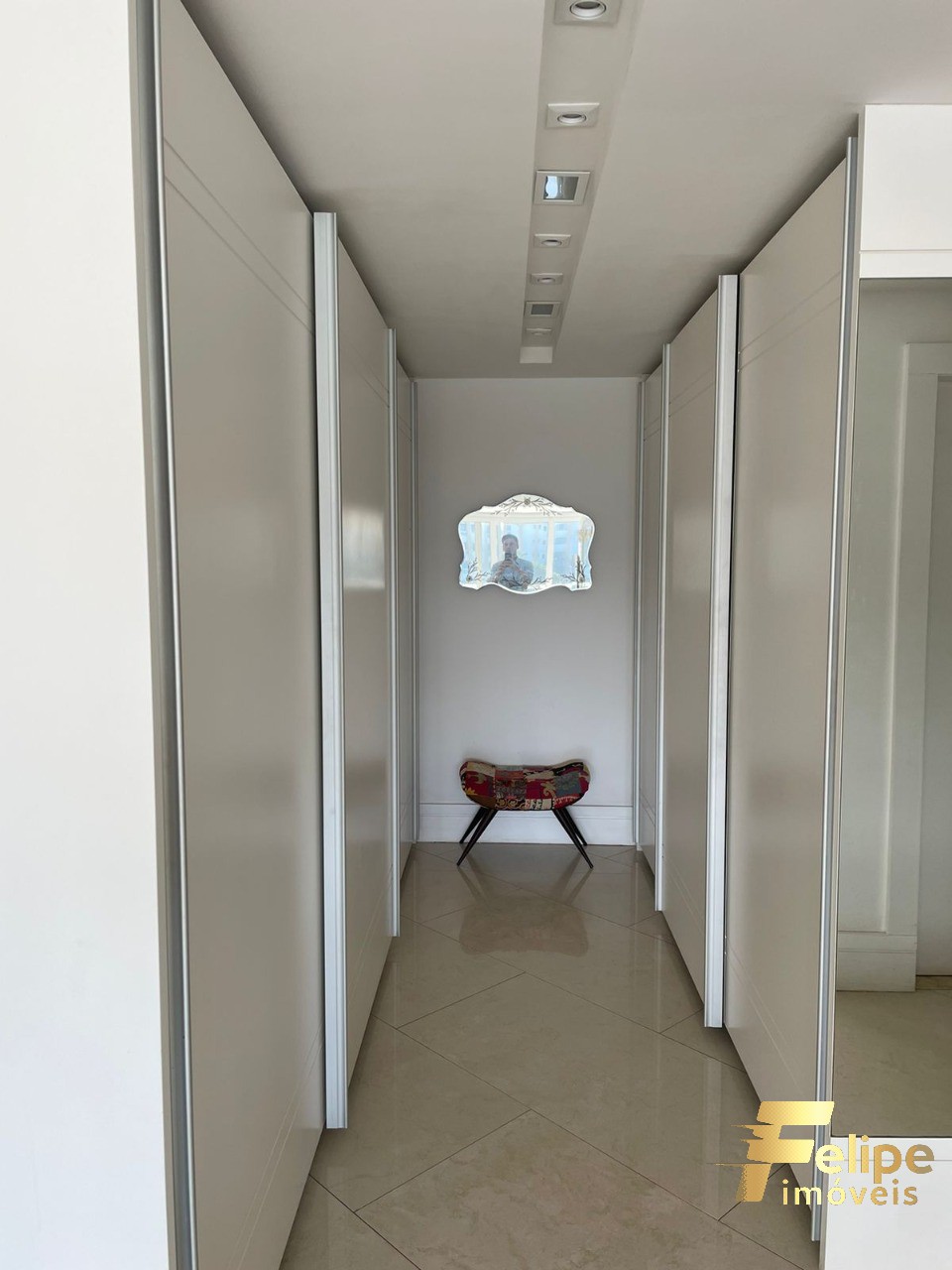 Casa à venda com 5 quartos, 600m² - Foto 2