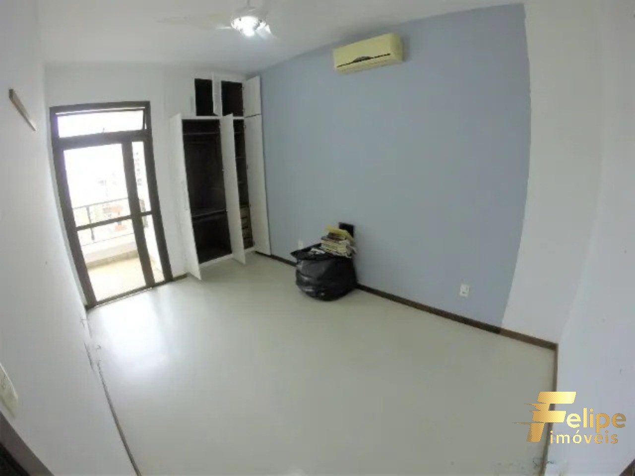 Apartamento à venda com 4 quartos, 300m² - Foto 2