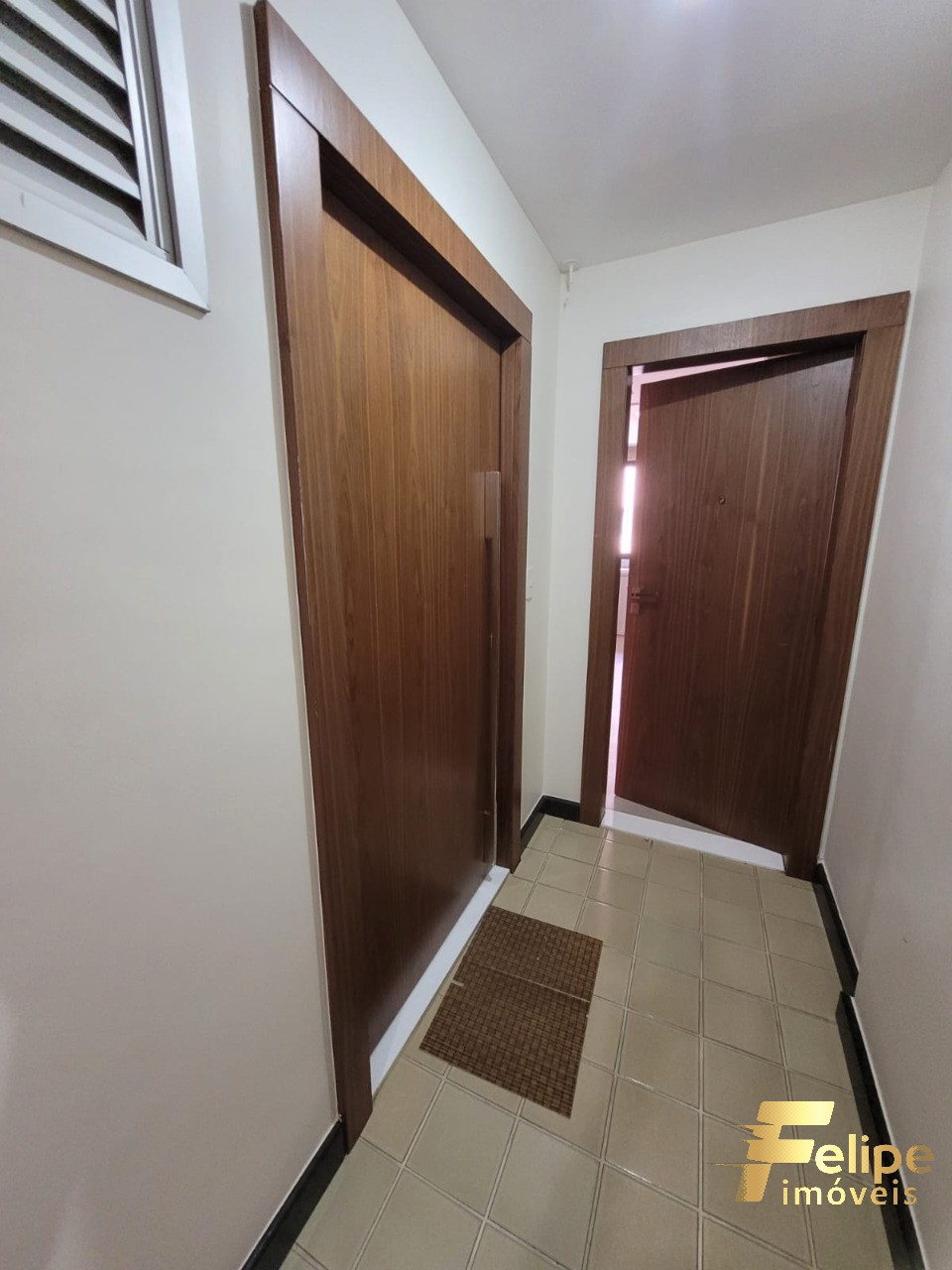 Apartamento à venda com 4 quartos, 170m² - Foto 2