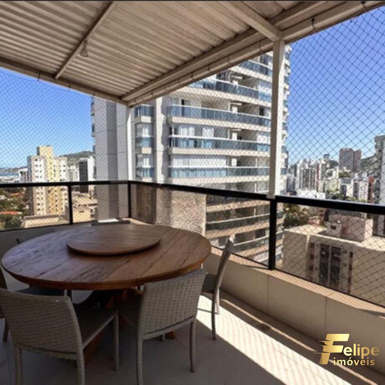 Apartamento à venda com 4 quartos, 250m² - Foto 1