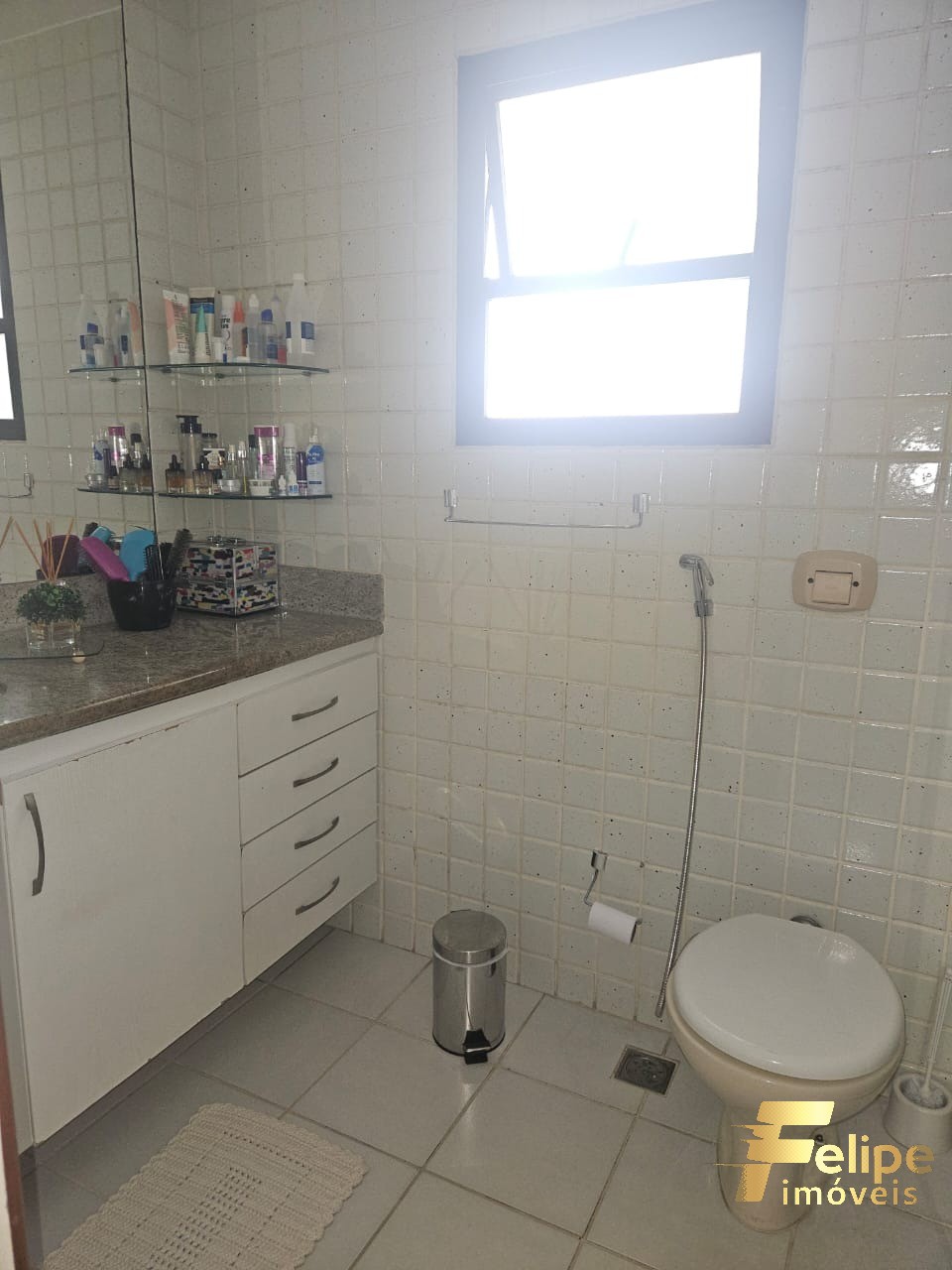 Apartamento à venda com 3 quartos, 130m² - Foto 2