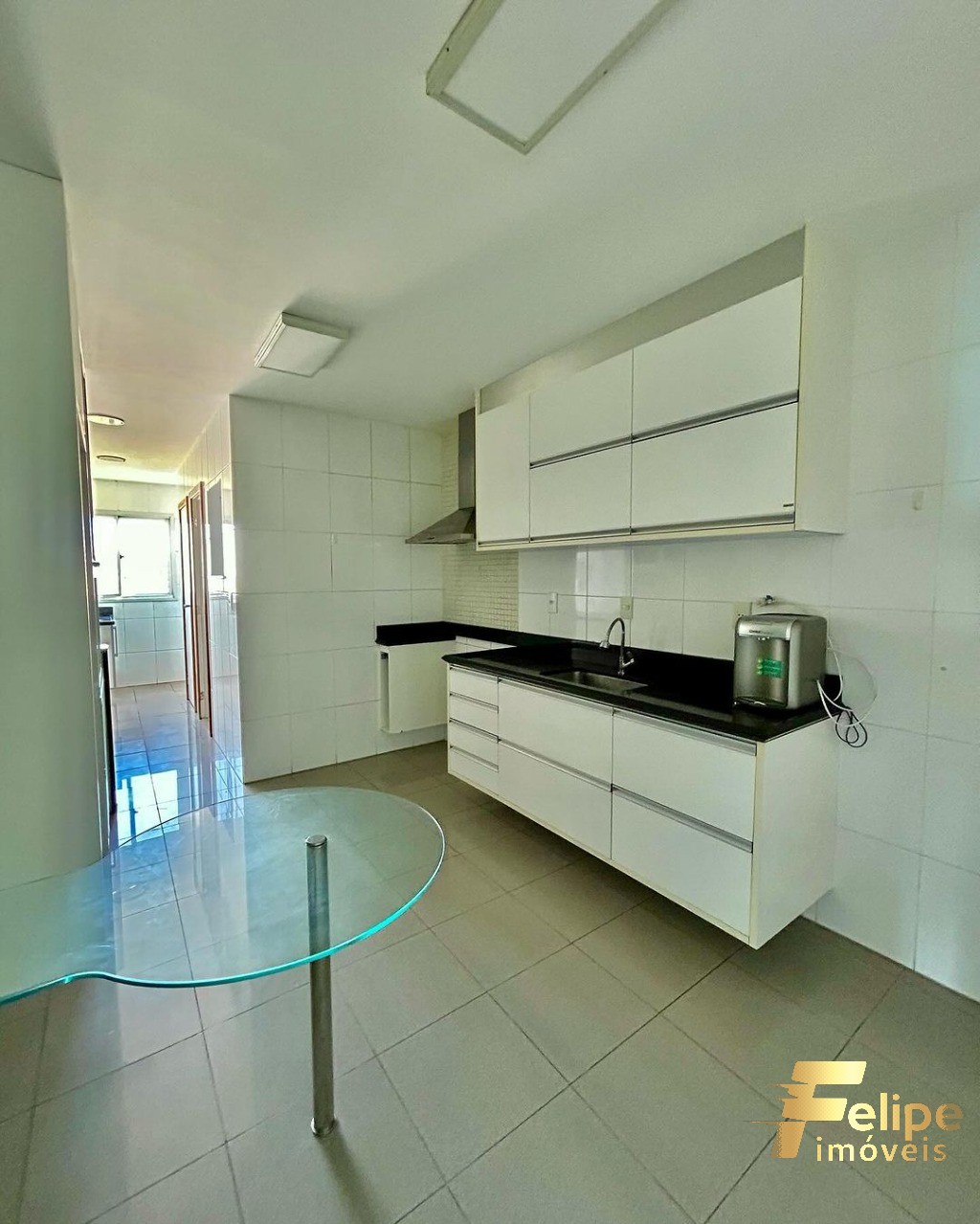 Apartamento à venda com 4 quartos, 150m² - Foto 2